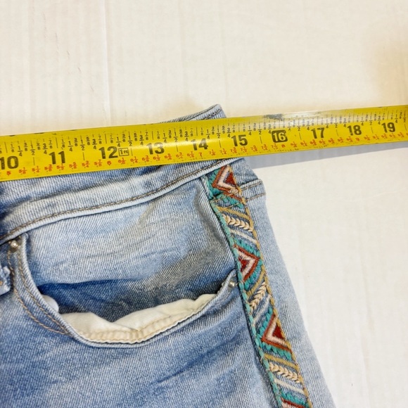 Driftwood Audrey High Rise Embroidered Side Trim Jeans Size 28 Straight Leg - Picture 12 of 16